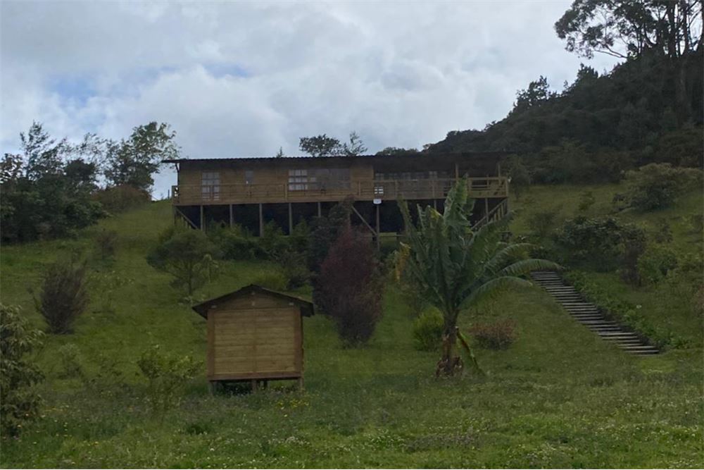 Casa Finca Subachoque - tipo Cabaña 3 habitaciones