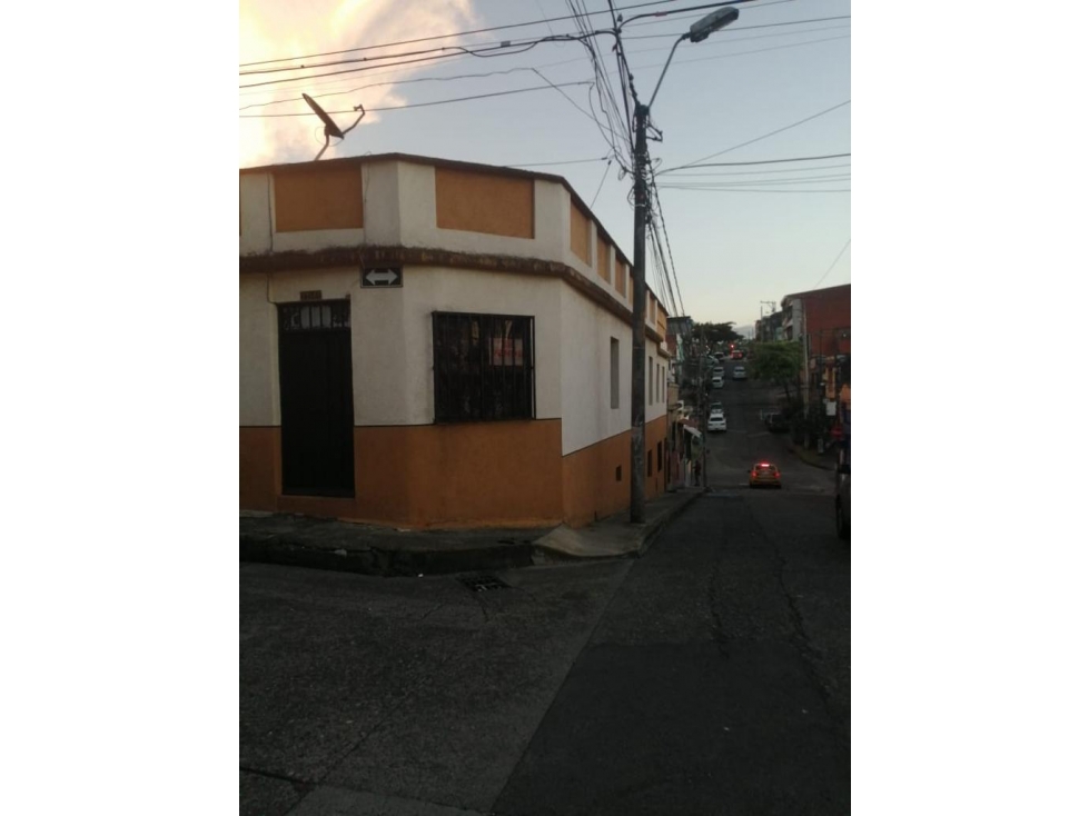 Se Vende Casa Esquinera en el Centro de Pereira