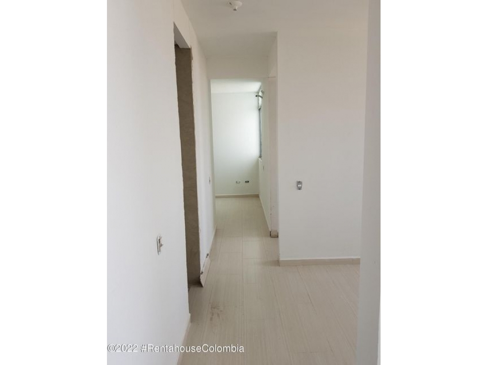 Apartamento en  Villa Nueva RAH CO: 22-2461