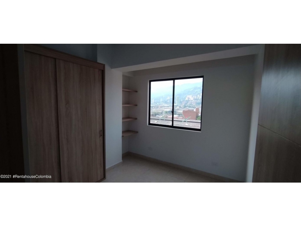 Vendo Apartamento en  Asturias(Itagui) C.C 22-841