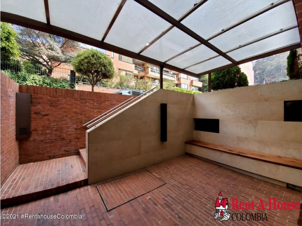 Apartamento en  Los Rosales(Bogota) RAH CO: 23-361