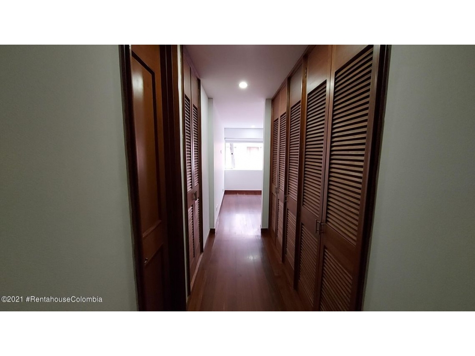 Apartamento en  Los Rosales(Bogota) RAH CO: 23-974