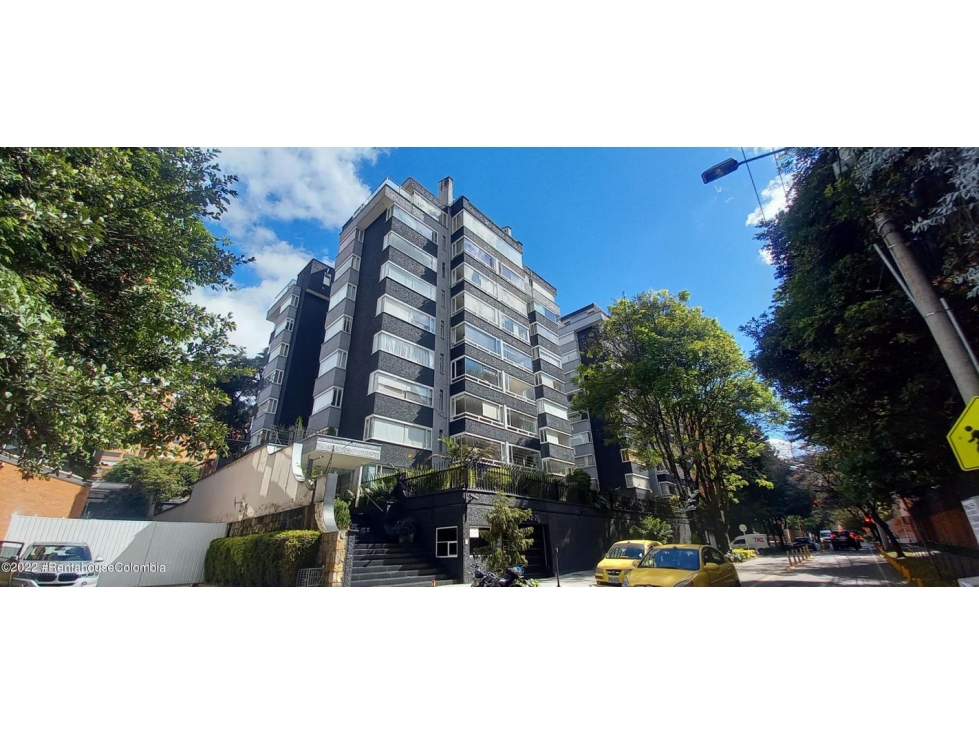Apartamento en  La Cabrera(Bogota) S.G  23-1143