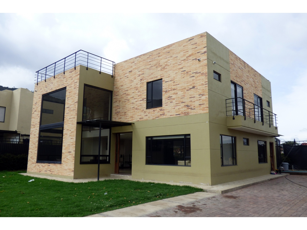 Vendo hermosa casa exclusiva en cota Cundinamarca MB
