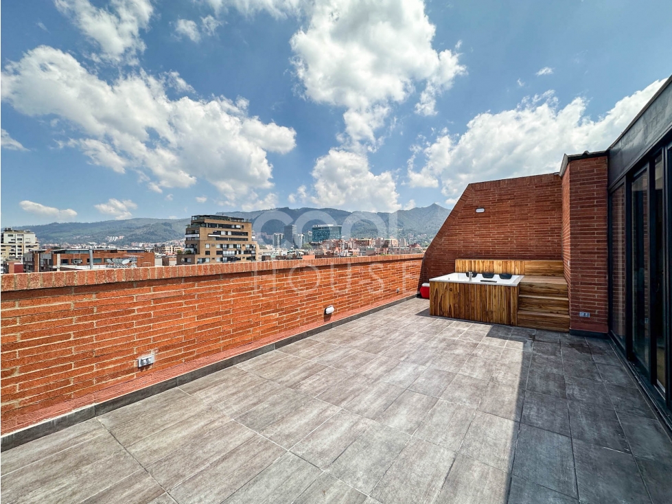 Apartamento Dúplex moderno con terraza en venta en Santa Paula