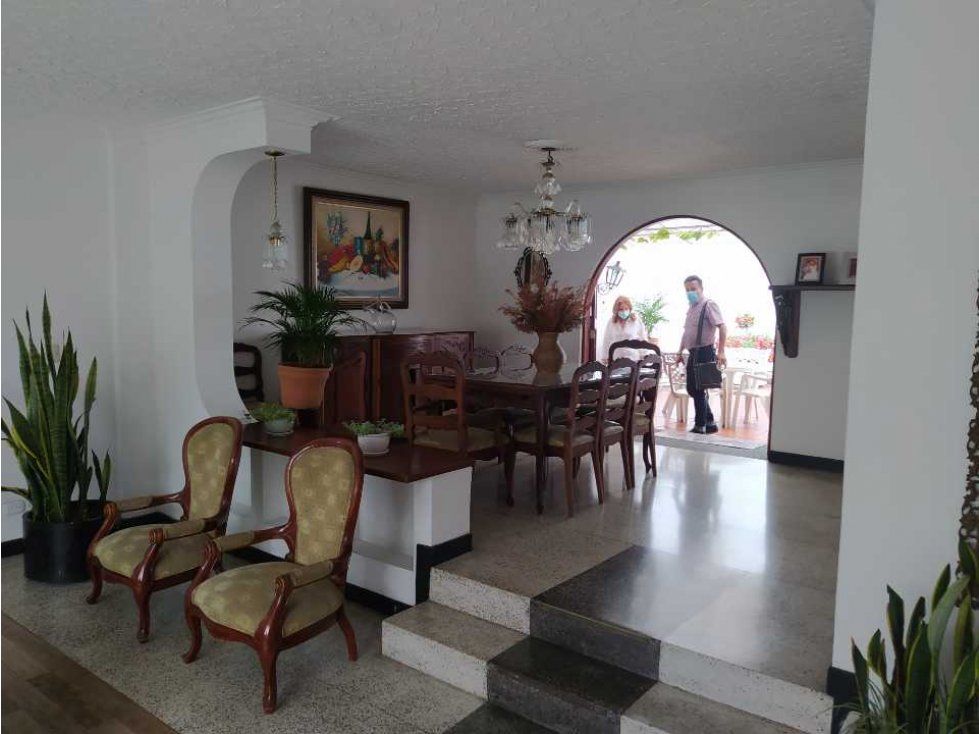 Vendo amplia casa en maraya Pereira